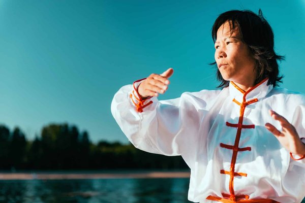 Comment les exercices de tai chi en plein air peuvent-ils améliorer le bien-être ?